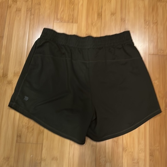 All In Motion shorts size small women’s - Picture 4 of 6